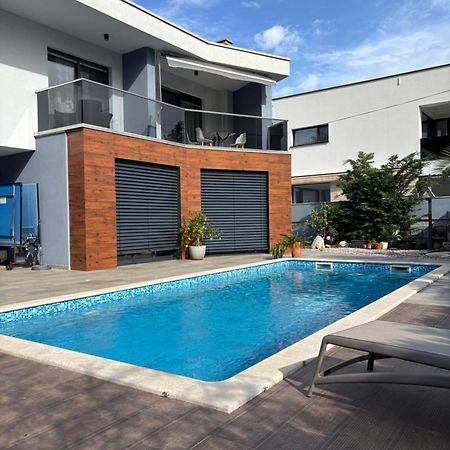 Sunny Adriatic Apartment โปเรช ภายนอก รูปภาพ