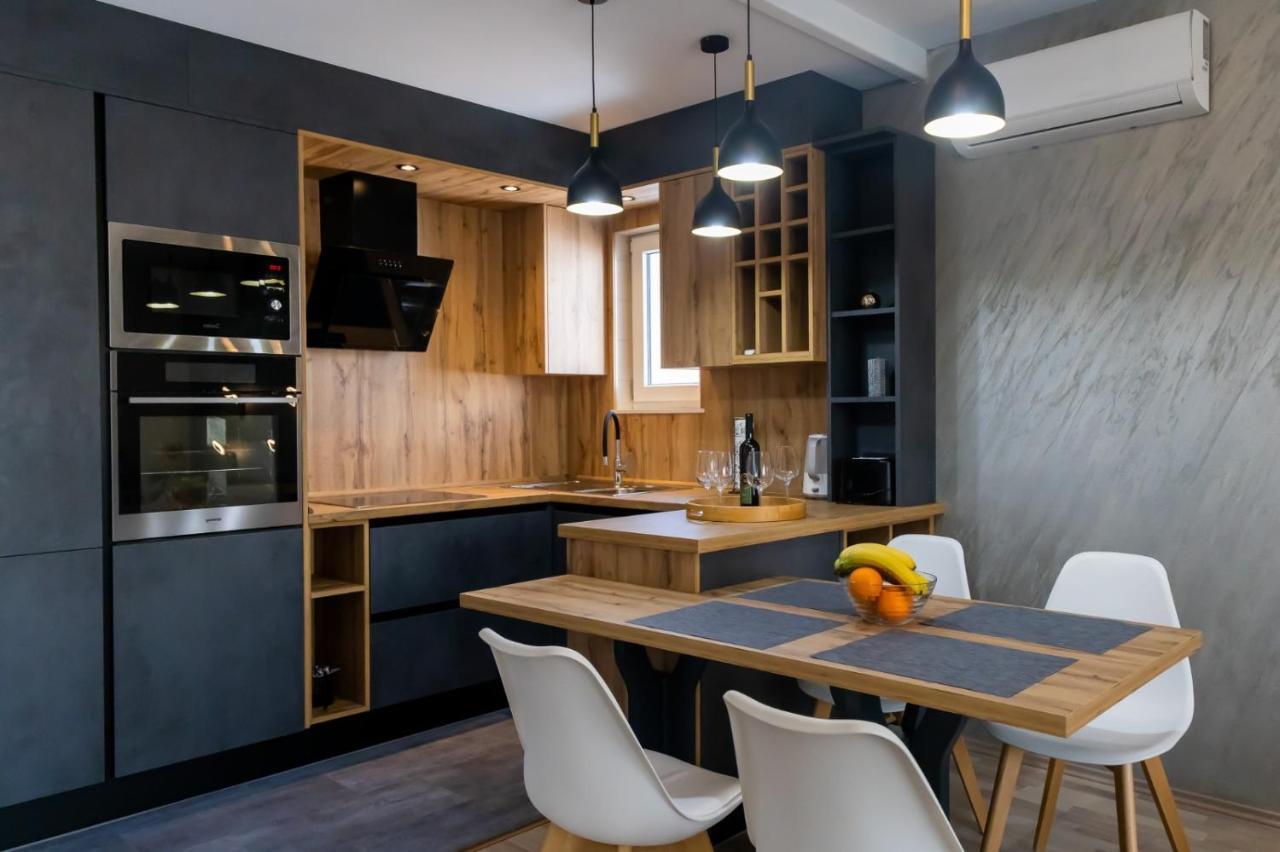 Sunny Adriatic Apartment โปเรช ภายนอก รูปภาพ