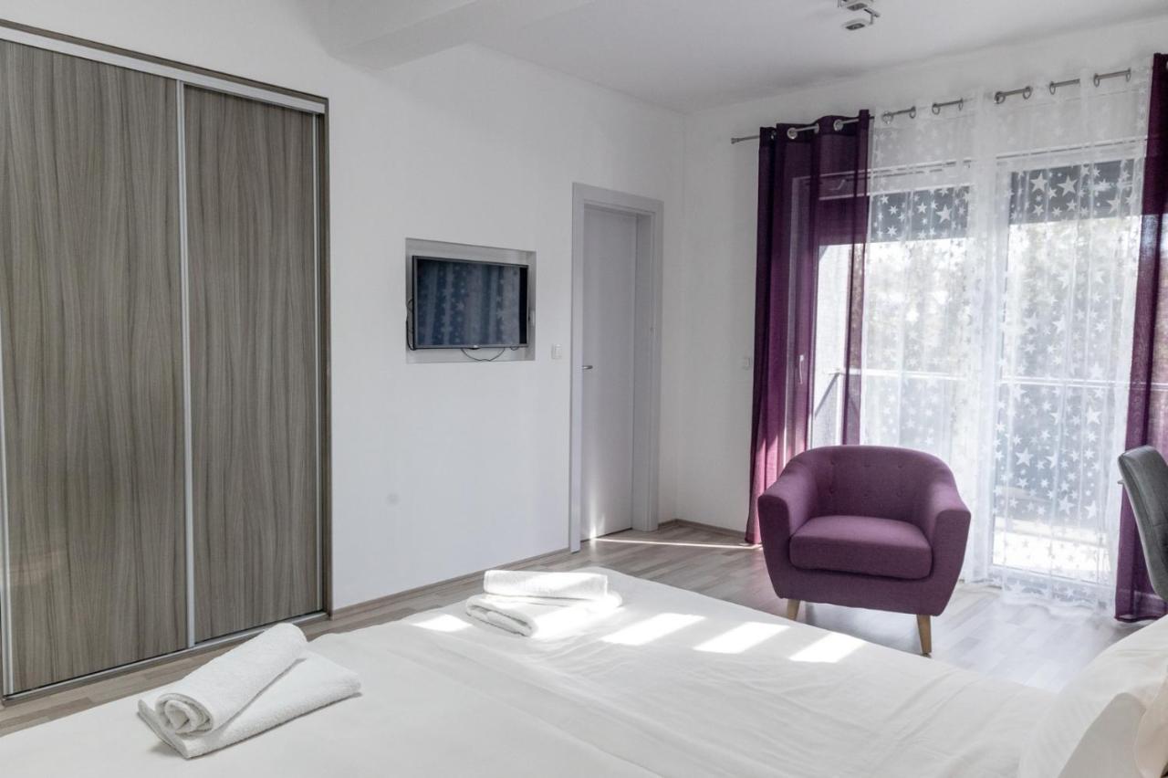 Sunny Adriatic Apartment โปเรช ภายนอก รูปภาพ