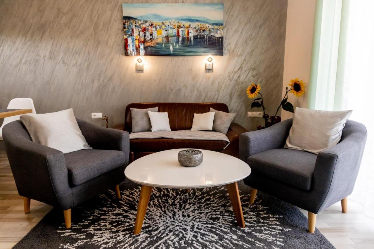 Sunny Adriatic Apartment โปเรช ภายนอก รูปภาพ