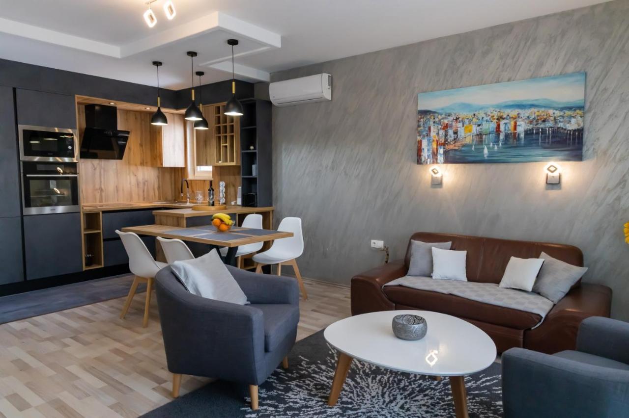 Sunny Adriatic Apartment โปเรช ภายนอก รูปภาพ