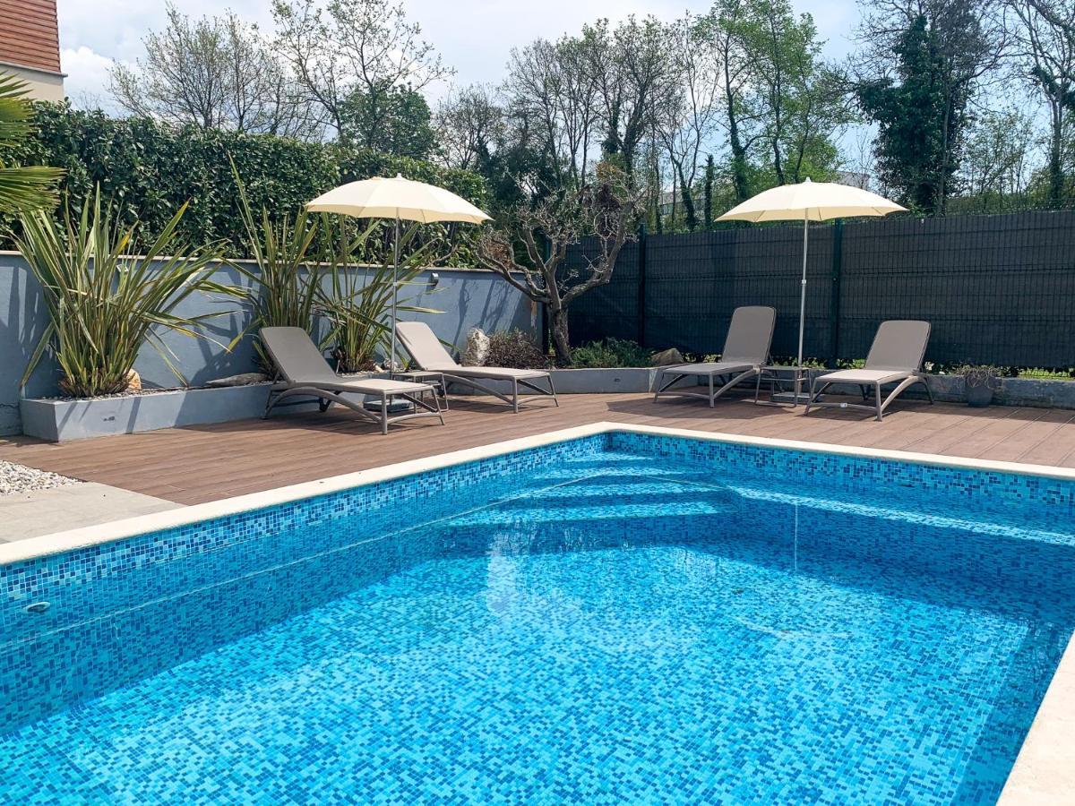 Sunny Adriatic Apartment โปเรช ภายนอก รูปภาพ